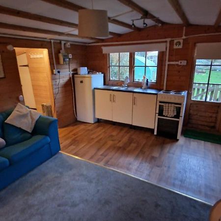The Cabin - A Very Quiet Location Pewsey Exterior photo