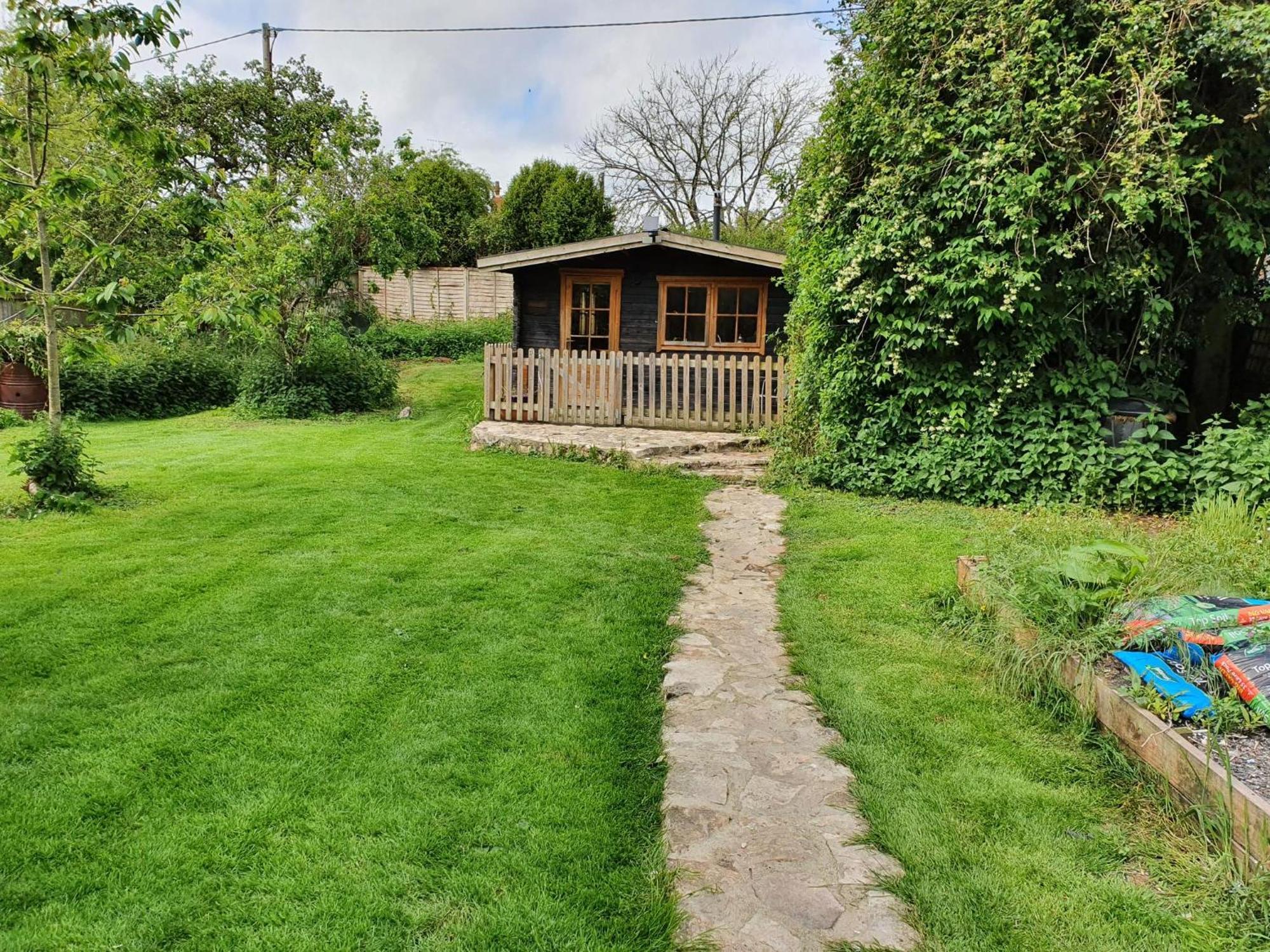 The Cabin - A Very Quiet Location Pewsey Exterior photo